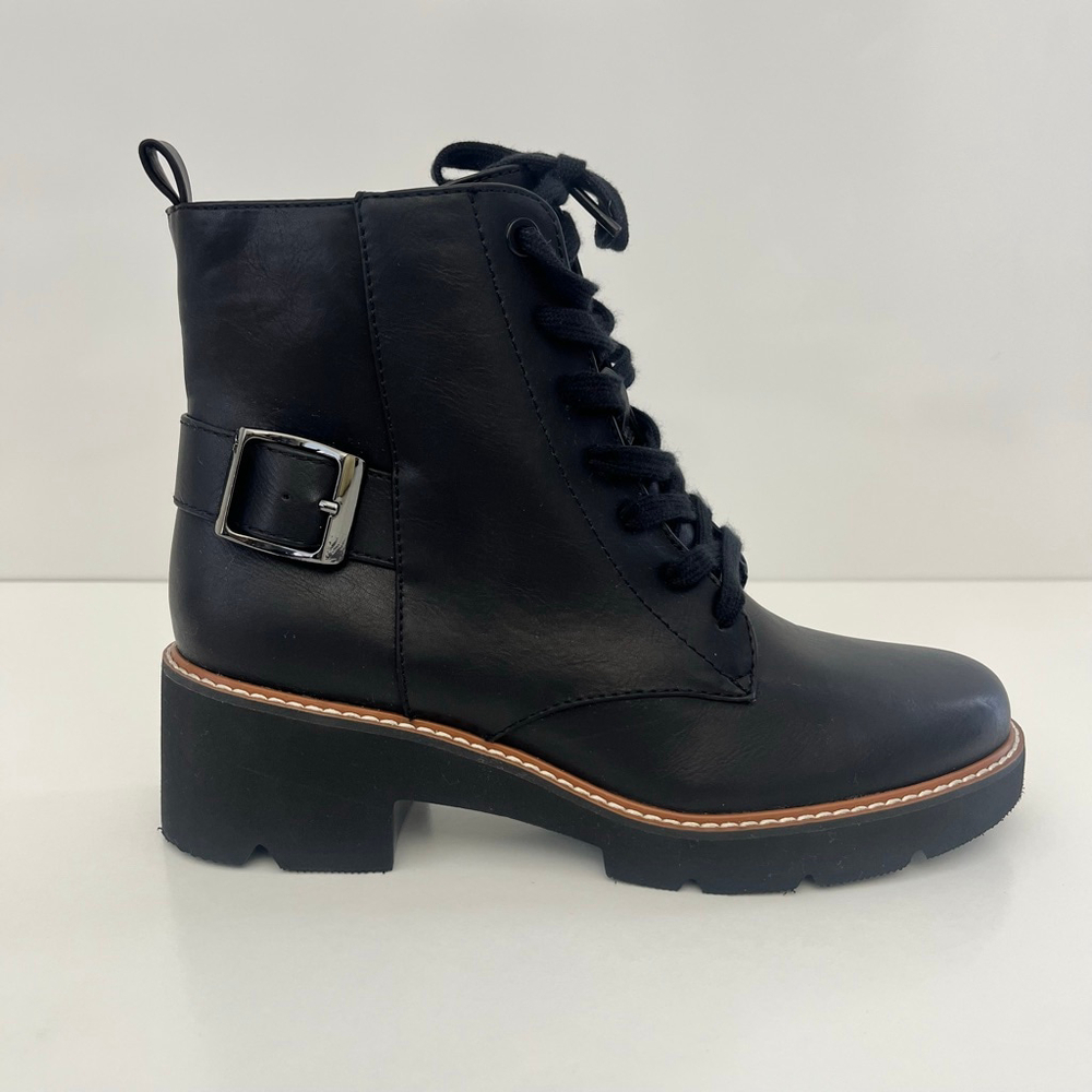 Black Ankle Booties Low Heel Side Zip Comfort Boots Size 7 Naturalizer Cabaret